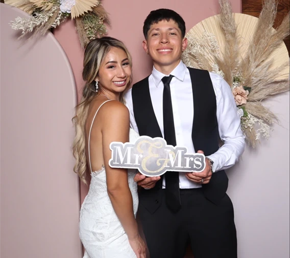 Memorable and engaging moments - wedding at luxebooth
